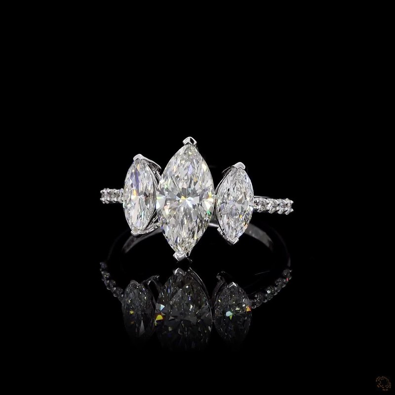 White Gold Diamond Ring R-134622