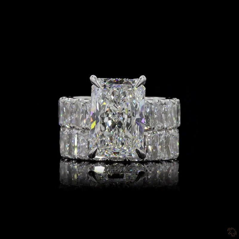 White Gold Diamond Ring R-195841