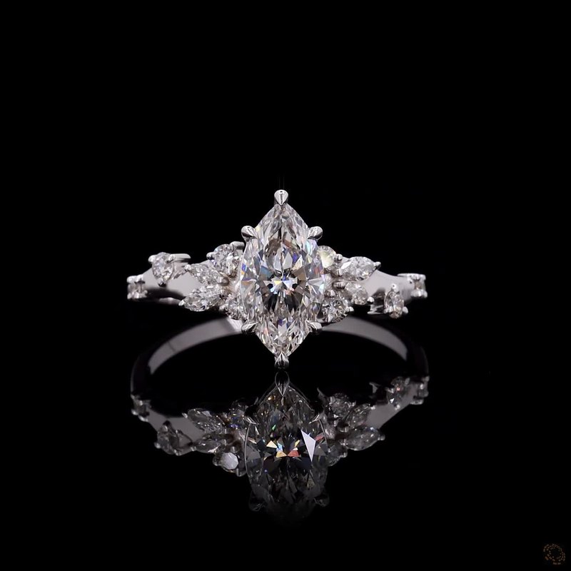 White Gold Diamond Ring R-220384