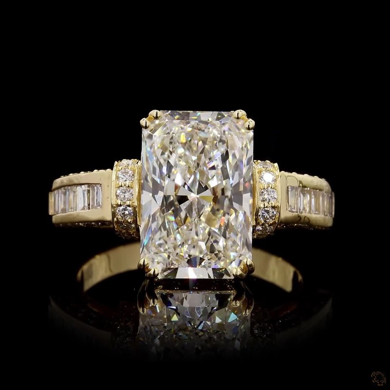 Yellow Gold Diamond Ring R-231681