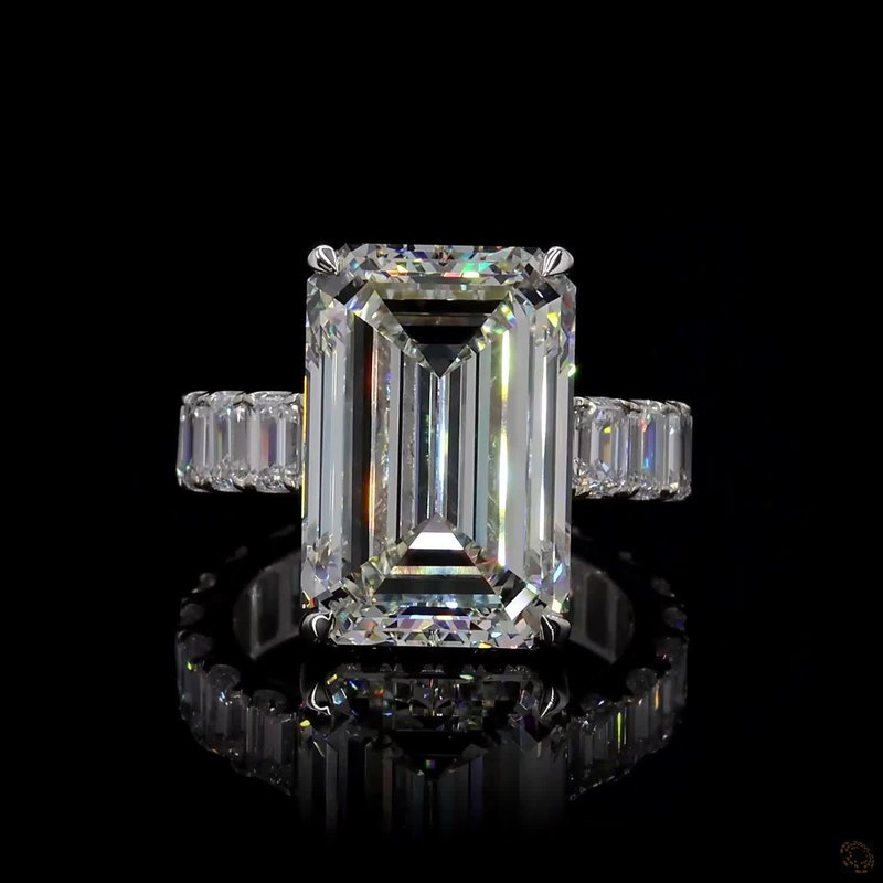 White Gold Diamond Ring R-554086