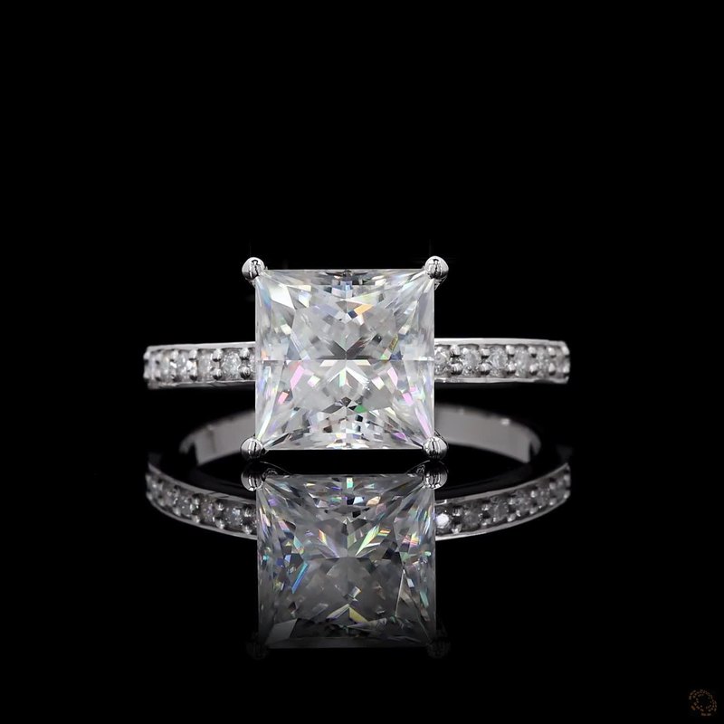 White Gold Diamond Ring R-612177